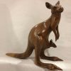 KAmm - Middelgrote kangoeroe met kleine kangoeroe - Masterpieces.nl