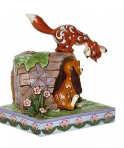 6008077 - Unlikely Friends (Fox and Hound on Log Figurine) - Masterpieces.nl