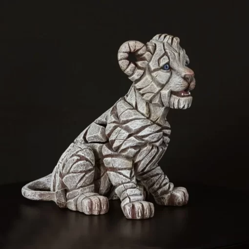 ED46W - Lion Cub (White) - Masterpieces.nl