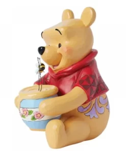 6014321 - Extra Large Winnie the Pooh Figurine - Disney Jim Shore - Masterpieces.nl