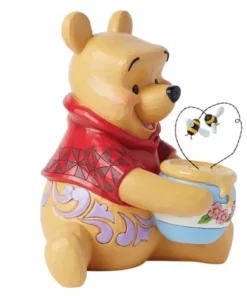 6014321 - Extra Large Winnie the Pooh Figurine - Disney Jim Shore - Masterpieces.nl